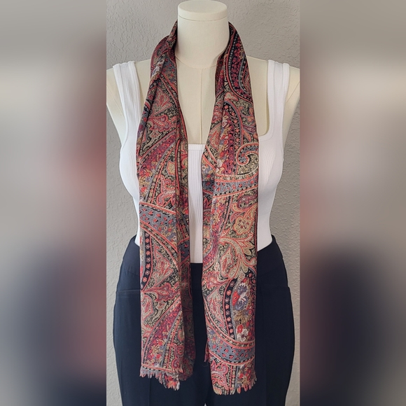 Elegant Red and Black Paisley Wrap Scarf - Picture 3 of 9